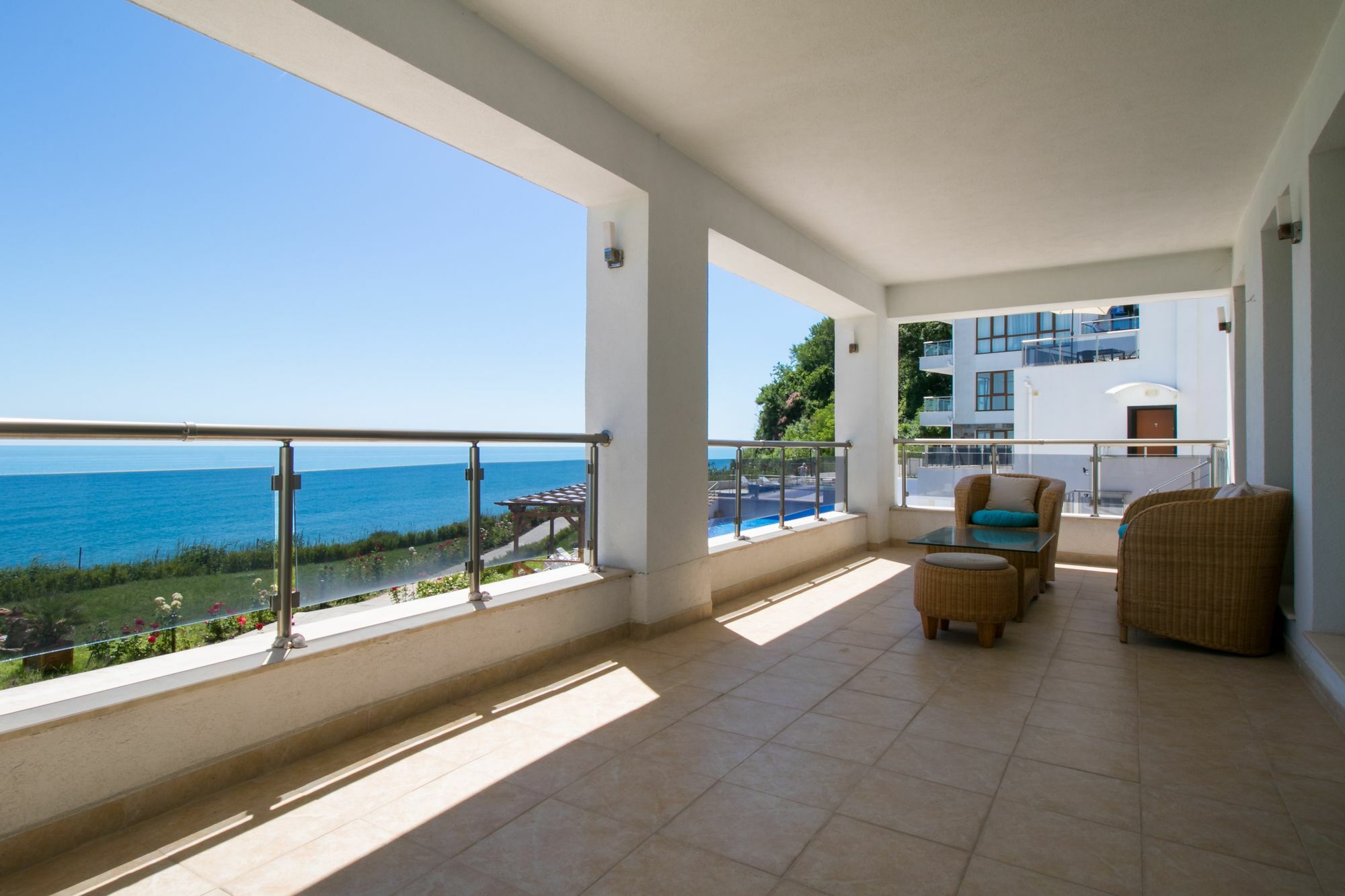 Byala Vista Cliff Apartments Eksteriør bilde